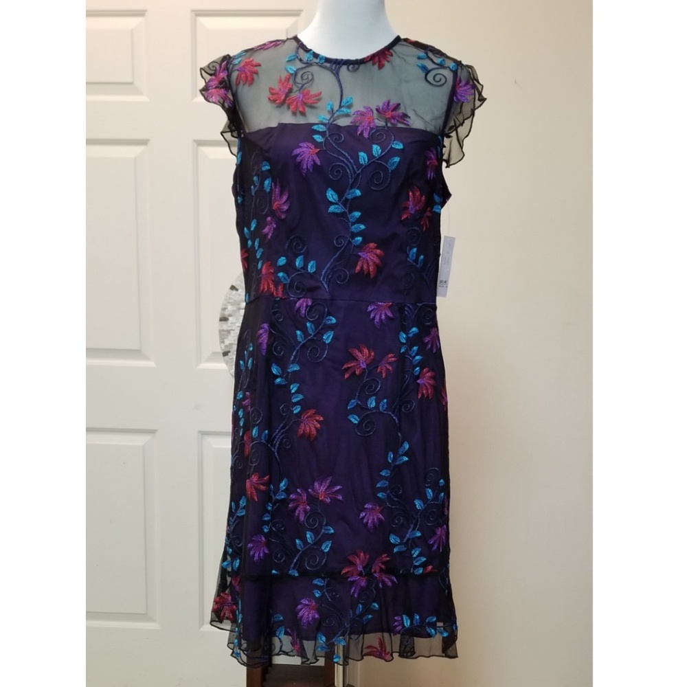 🆕️⬇️Donna Morgan Embroidered Floral Sheath Dress - Picture 2 of 9